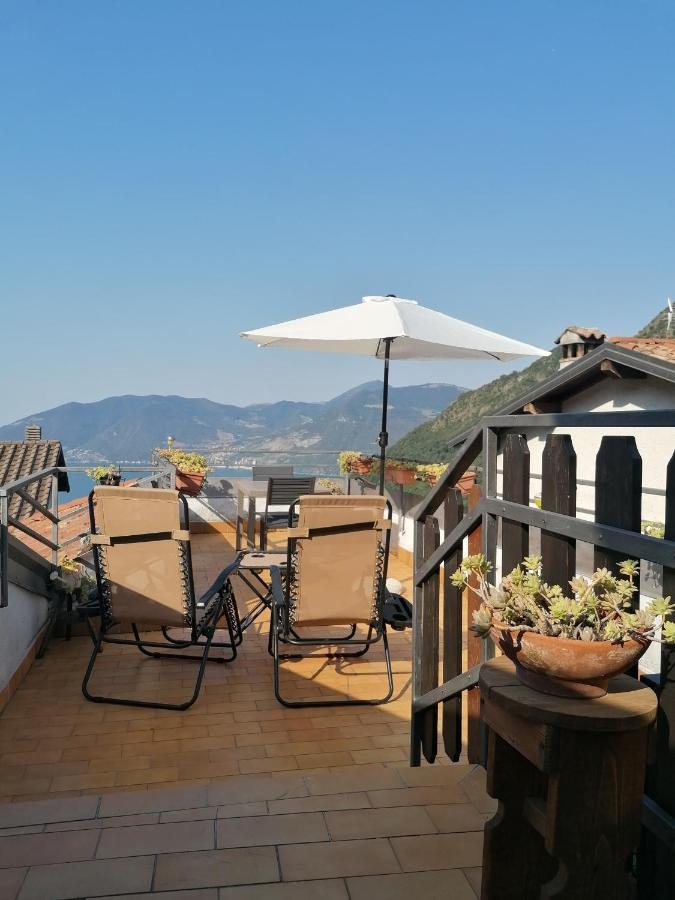 Casa Vacanze 'La Piazza' Villa Zone Exterior photo